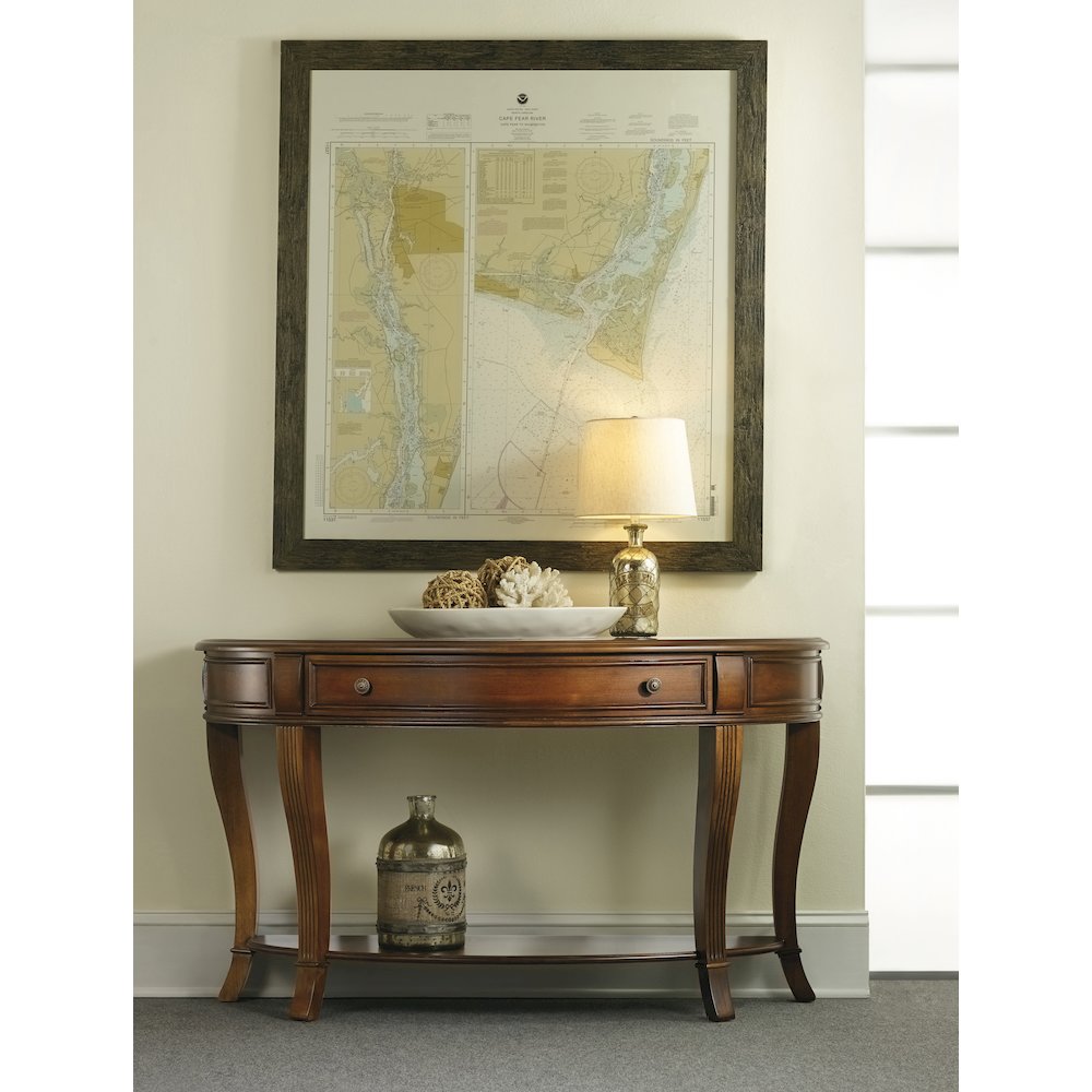 Brookhaven Console Table. Picture 2