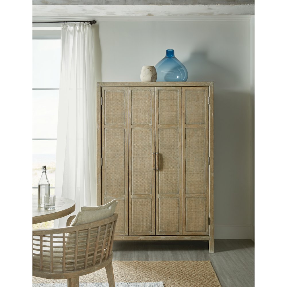 Hooker Furniture Bar and Game Room Surfrider Bar Cabinet. Picture 9
