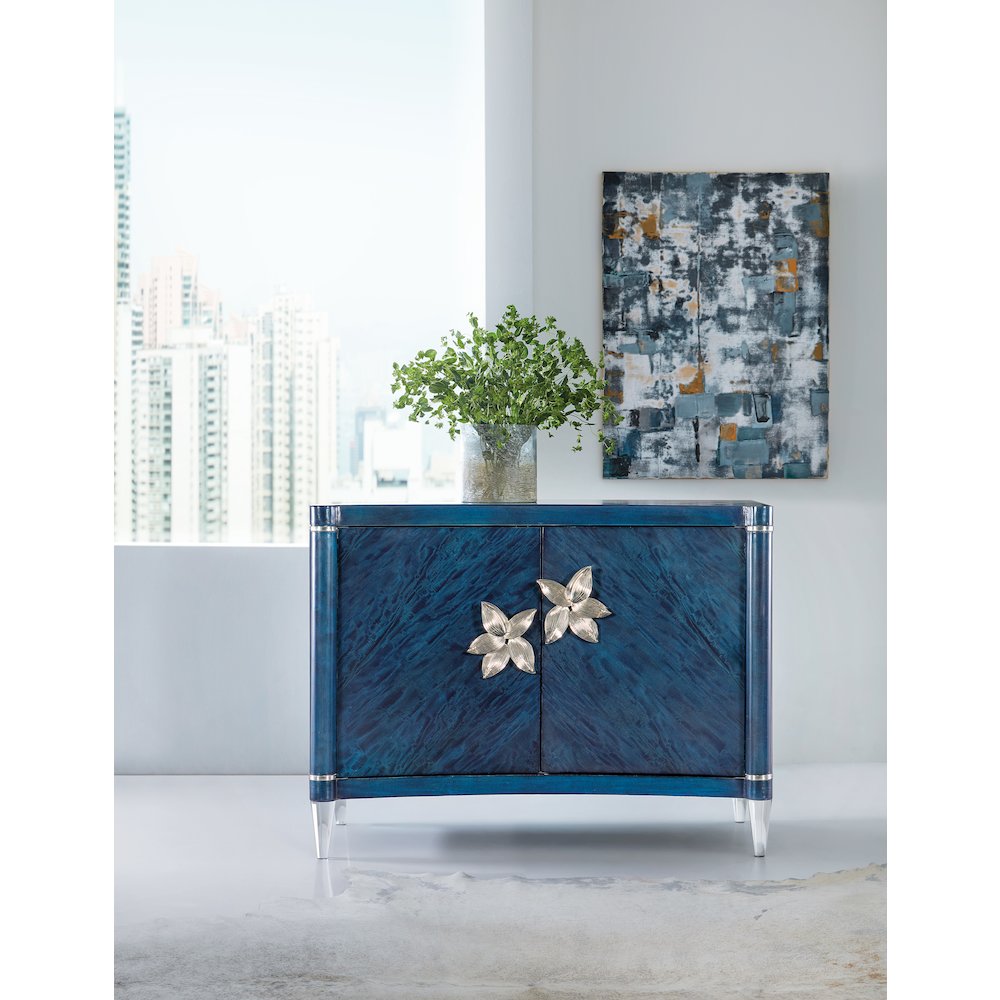 Melange Sapphire Wood Accent Chest in Blue by Hooker Furniture. Picture 6
