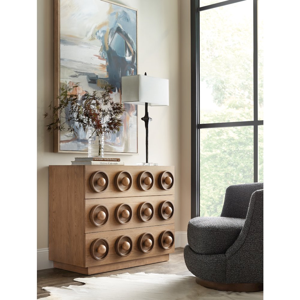 Hooker Commerce & Market Knobby 3-Drawer Accent Chest in Light Natural Wood. Picture 5