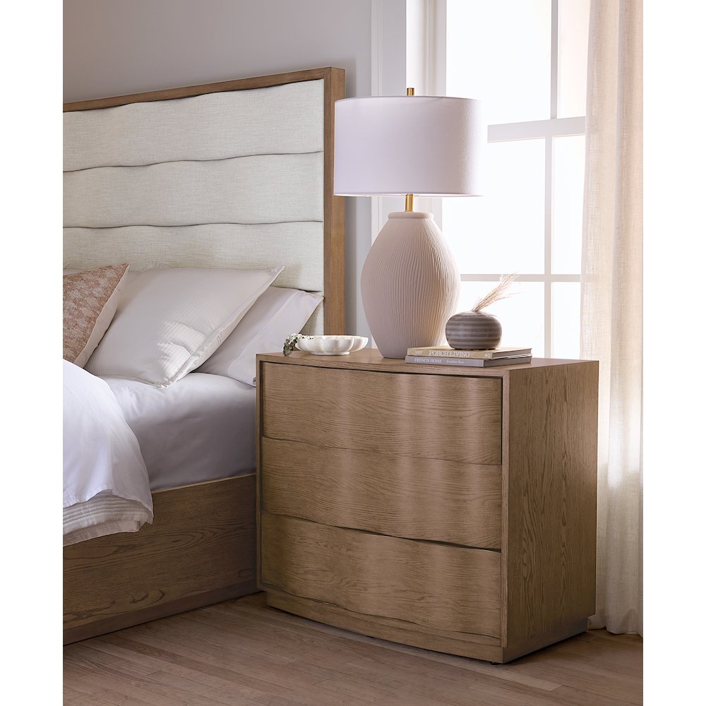 Sonnet Bachelors Chest in Medium Brown Wood by Hooker Furnishings. Picture 5