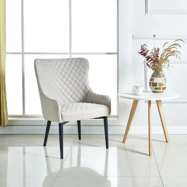 Accent Chair. Picture 1