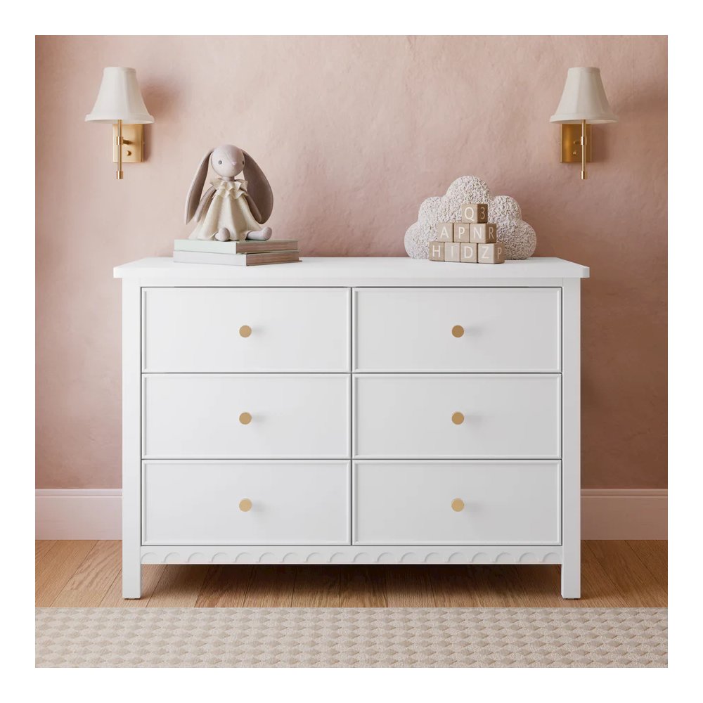 Graco Sasha 6 Drawer Dresser - White. Picture 3