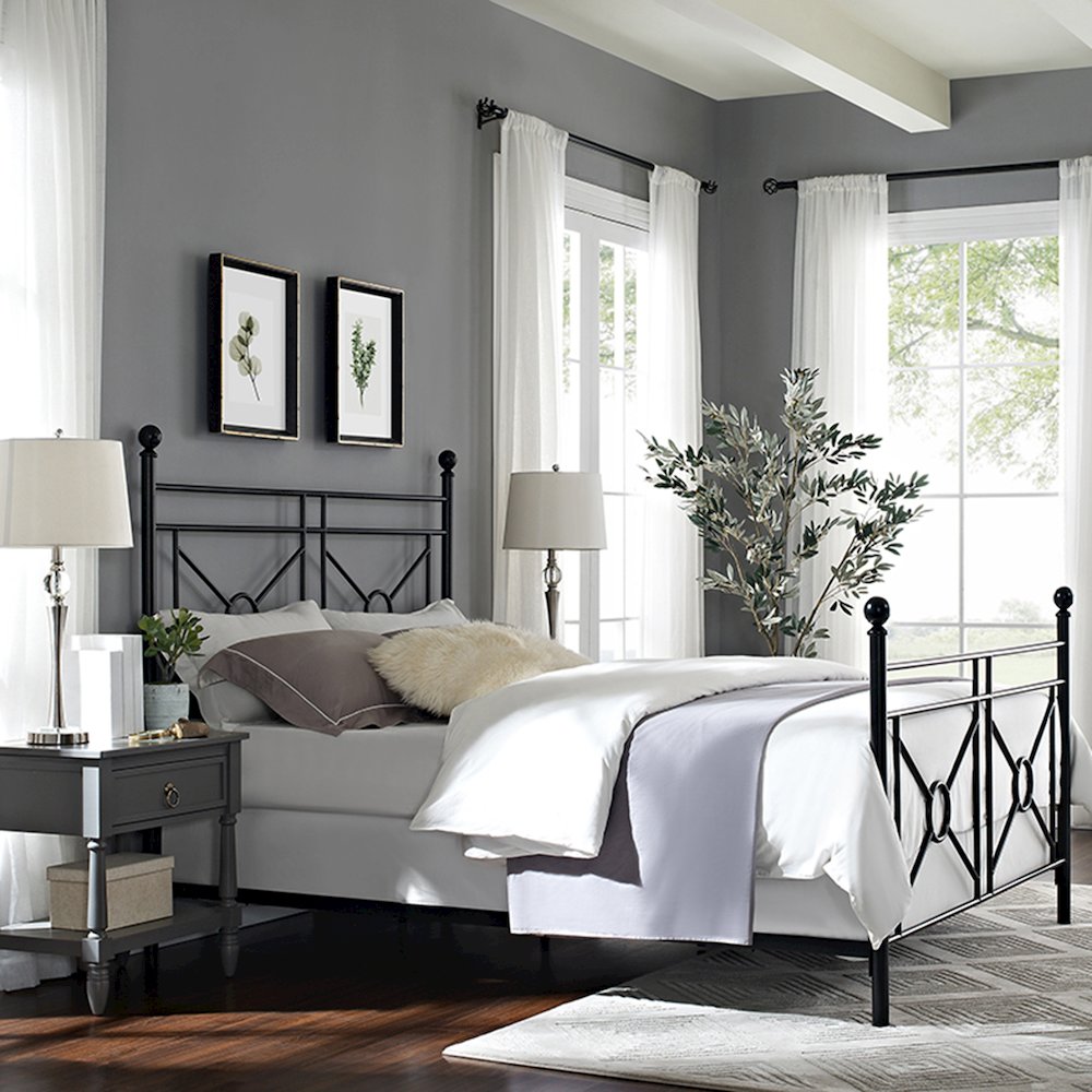 Montgomery Queen Bed. Picture 4