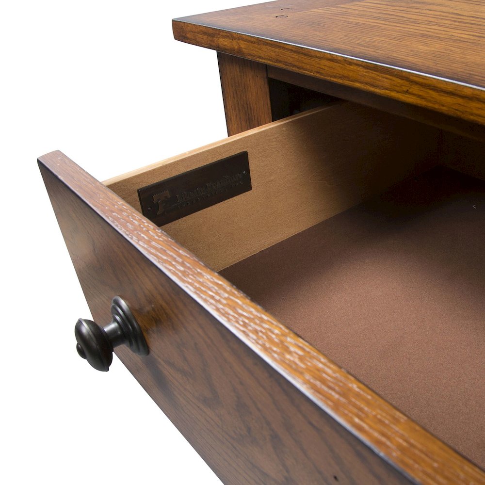 Grandpas Cabin 5 Drawer Chest in Aged Oak. Picture 5