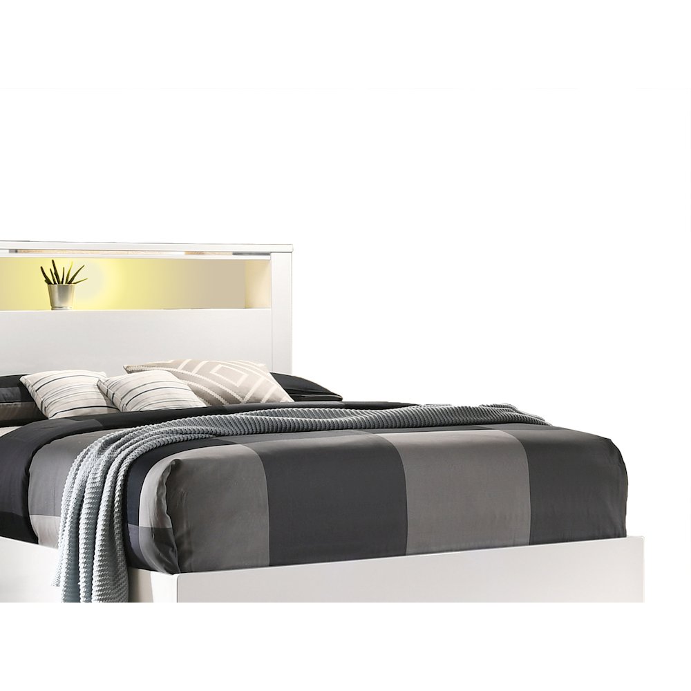 Rose LED Eastern King Bed in White Lacquer. Picture 2