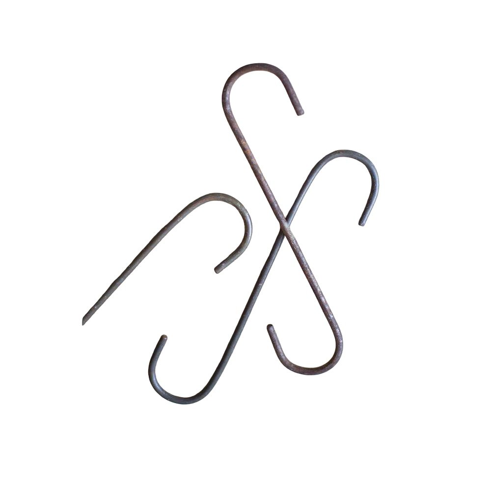 Bag Of Twelve S-Hooks Short. Picture 1