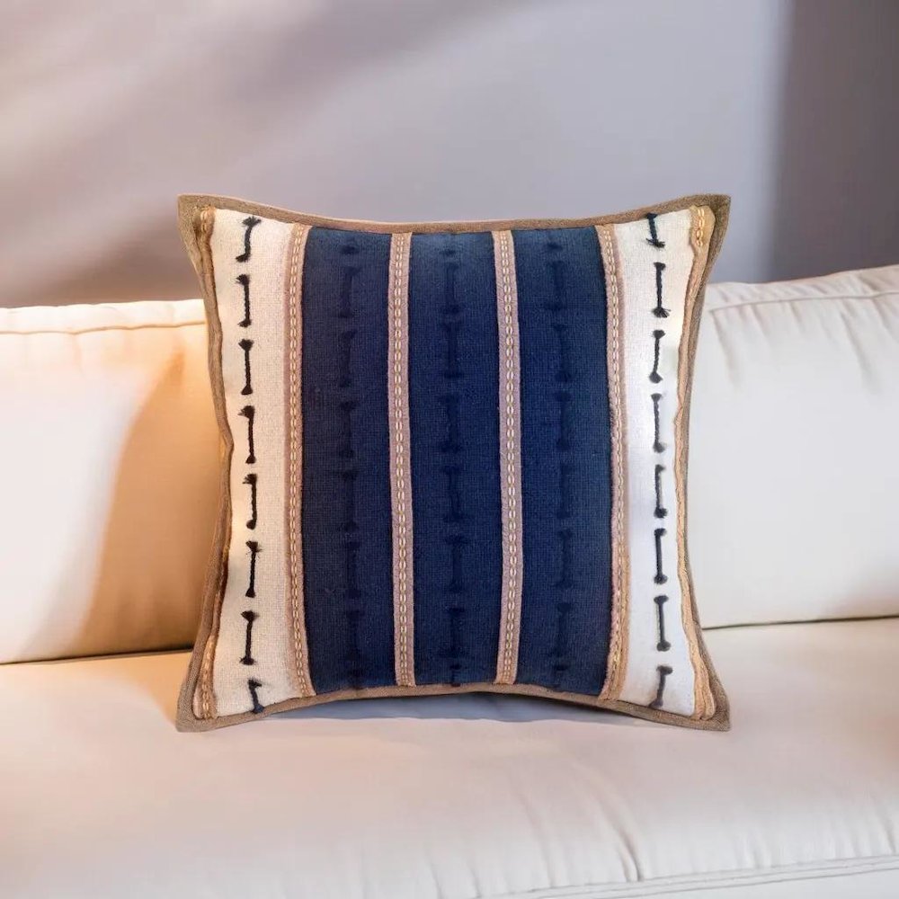 Jay 20''x20'' Throw Pillow, Blue. Picture 3