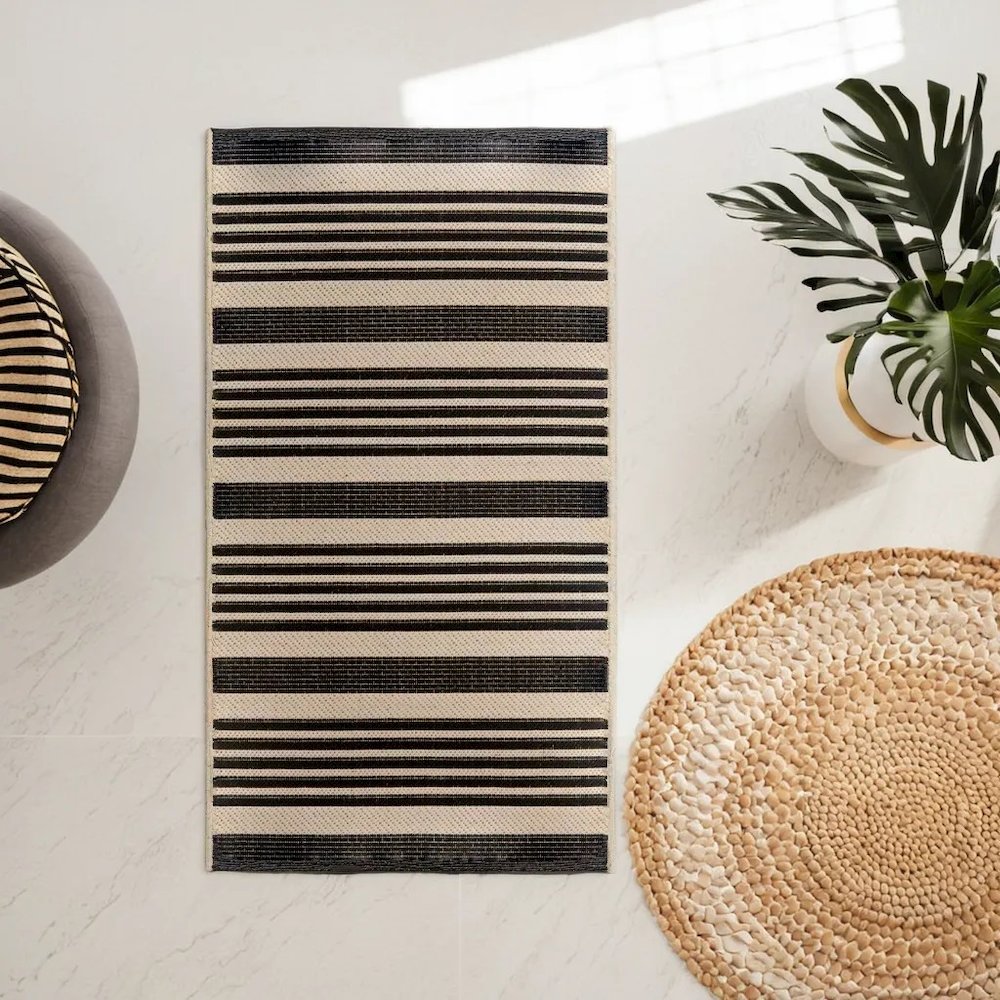 COURTYARD, BLACK / BONE, 2' X 3'-7", Area Rug, CY6062-216-2. Picture 2